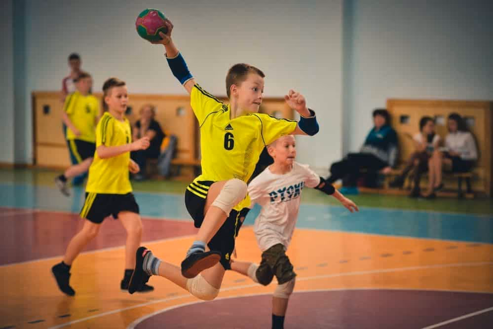 Плюсы и минусы гандбольных тренировок для детей