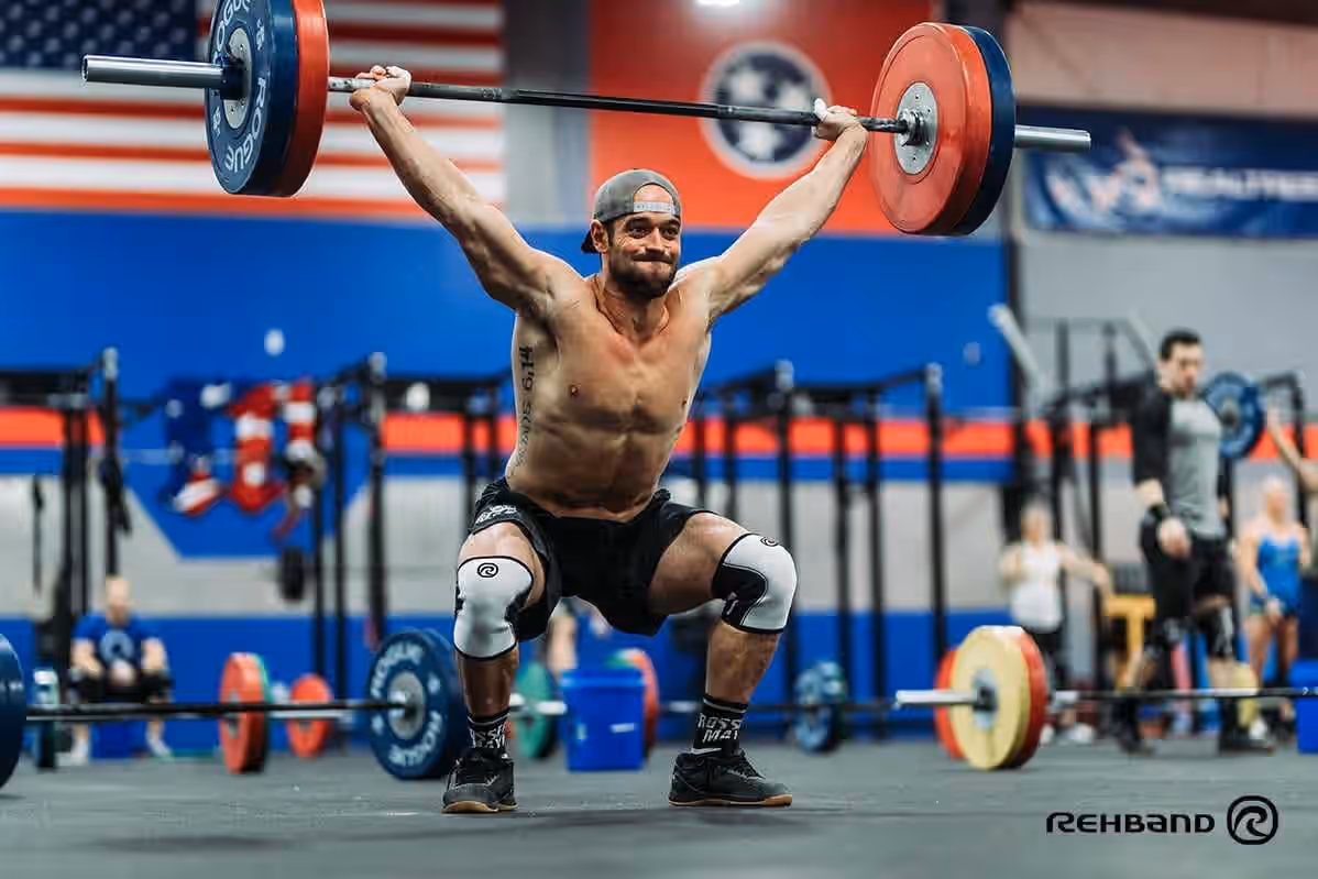 наколінники Rehband 105301 на спортсмені