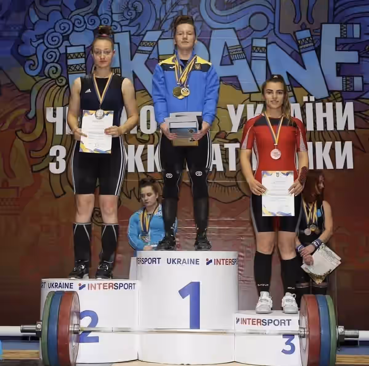 наколінники Rehband RX Line 105306 на спортсмені