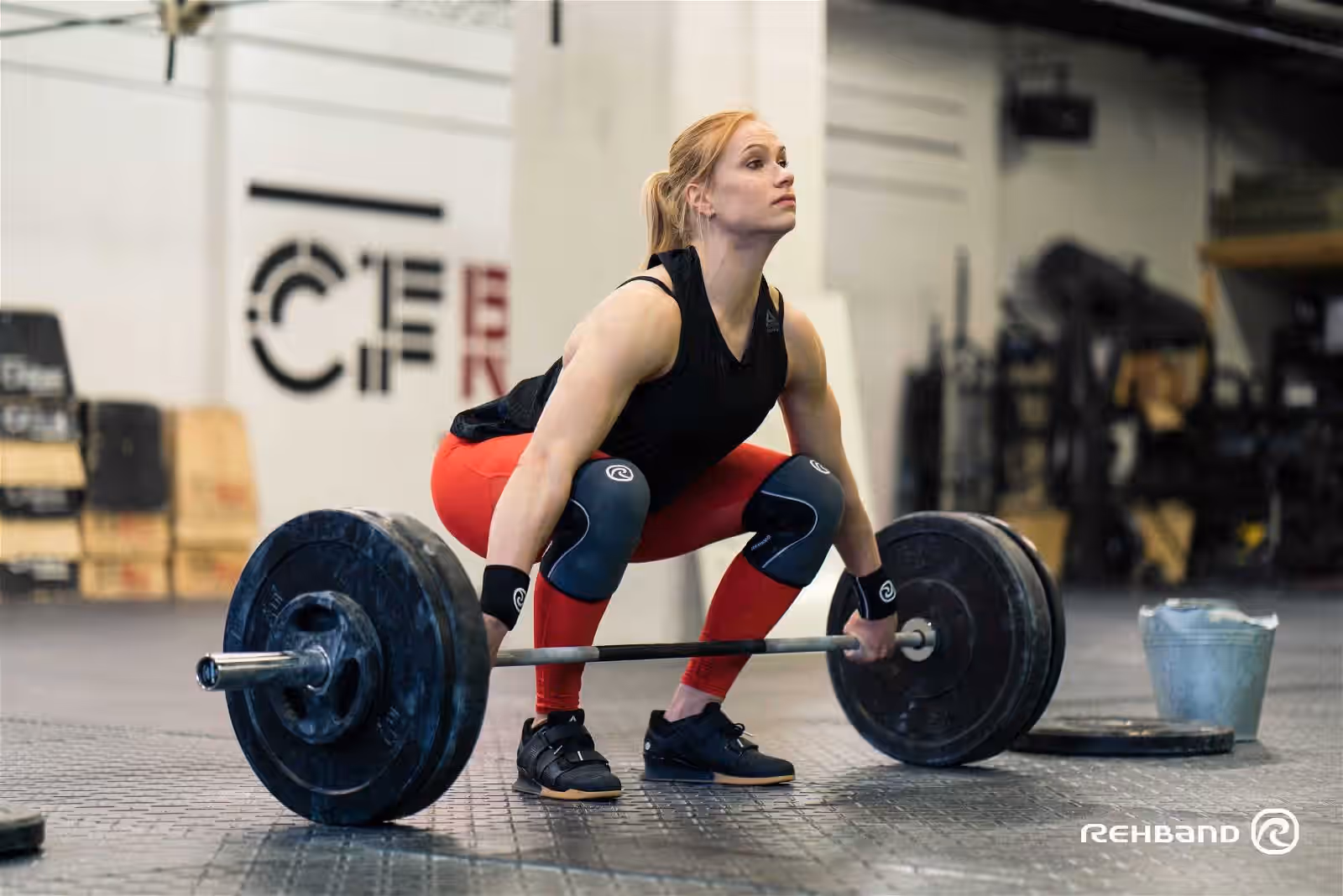 наколінники Rehband 105409 - крупний план логотипу