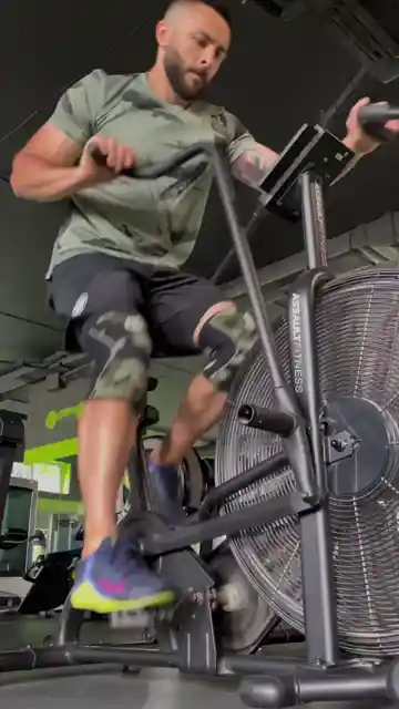 Відео огляд Rehband - 23